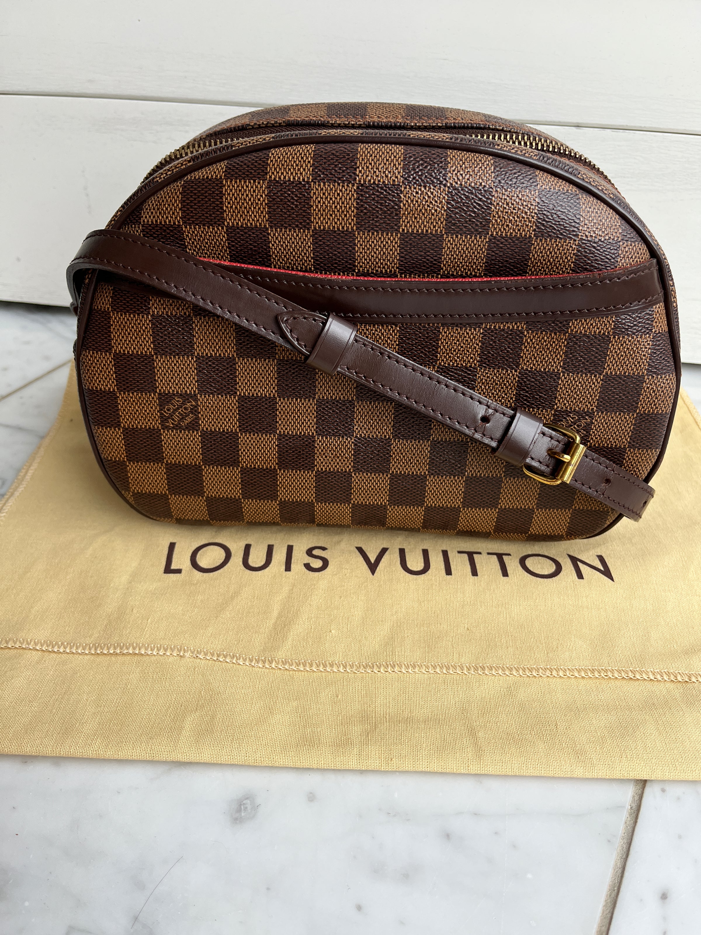 De'lux Bagz - LV blois crossbody bag, preloved in good condition, comes  with dust bag, price RM 2200 nett #deluxpreloved#deluxlv