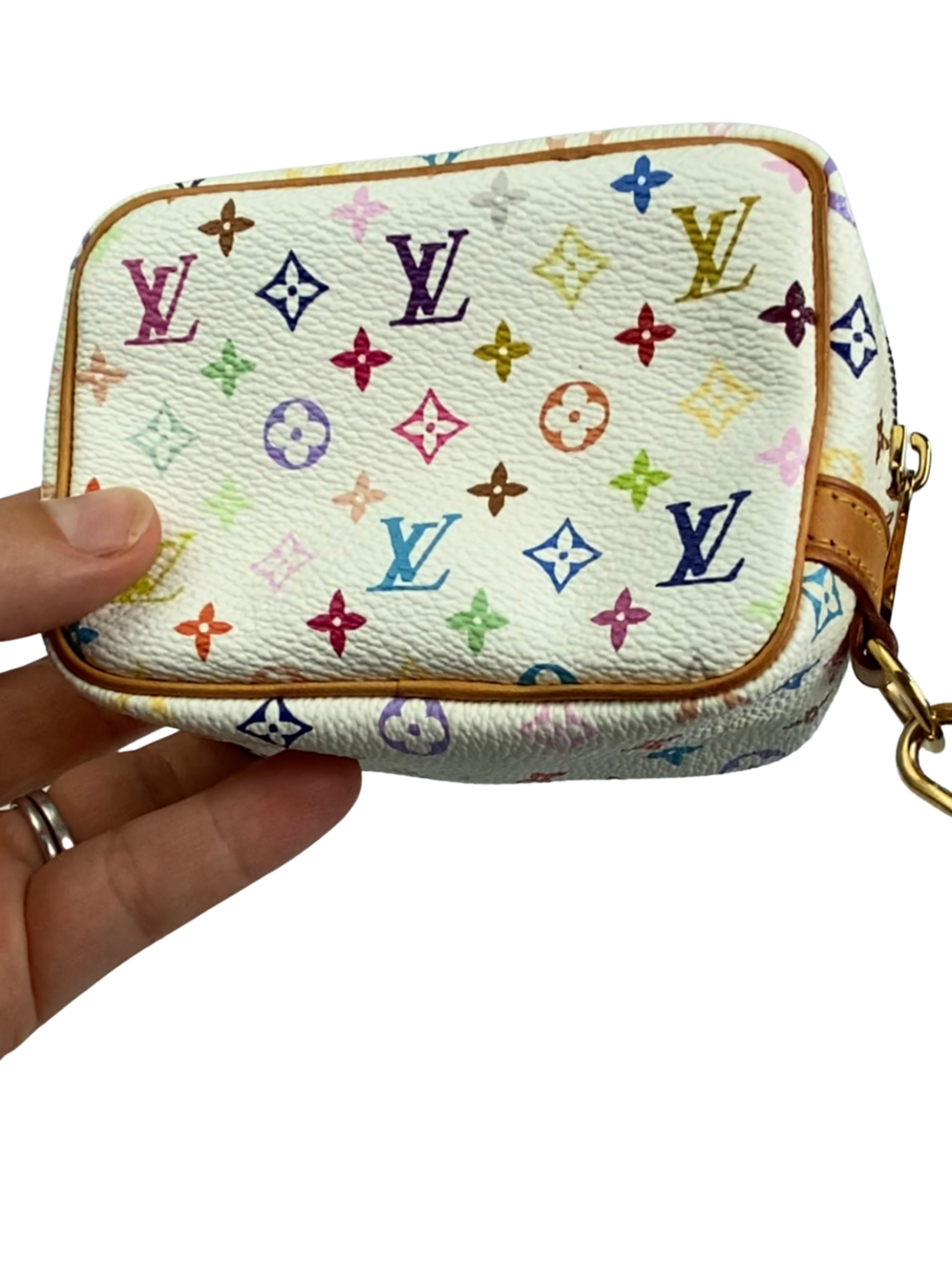 2005 pre-owned Wapity coin pouch