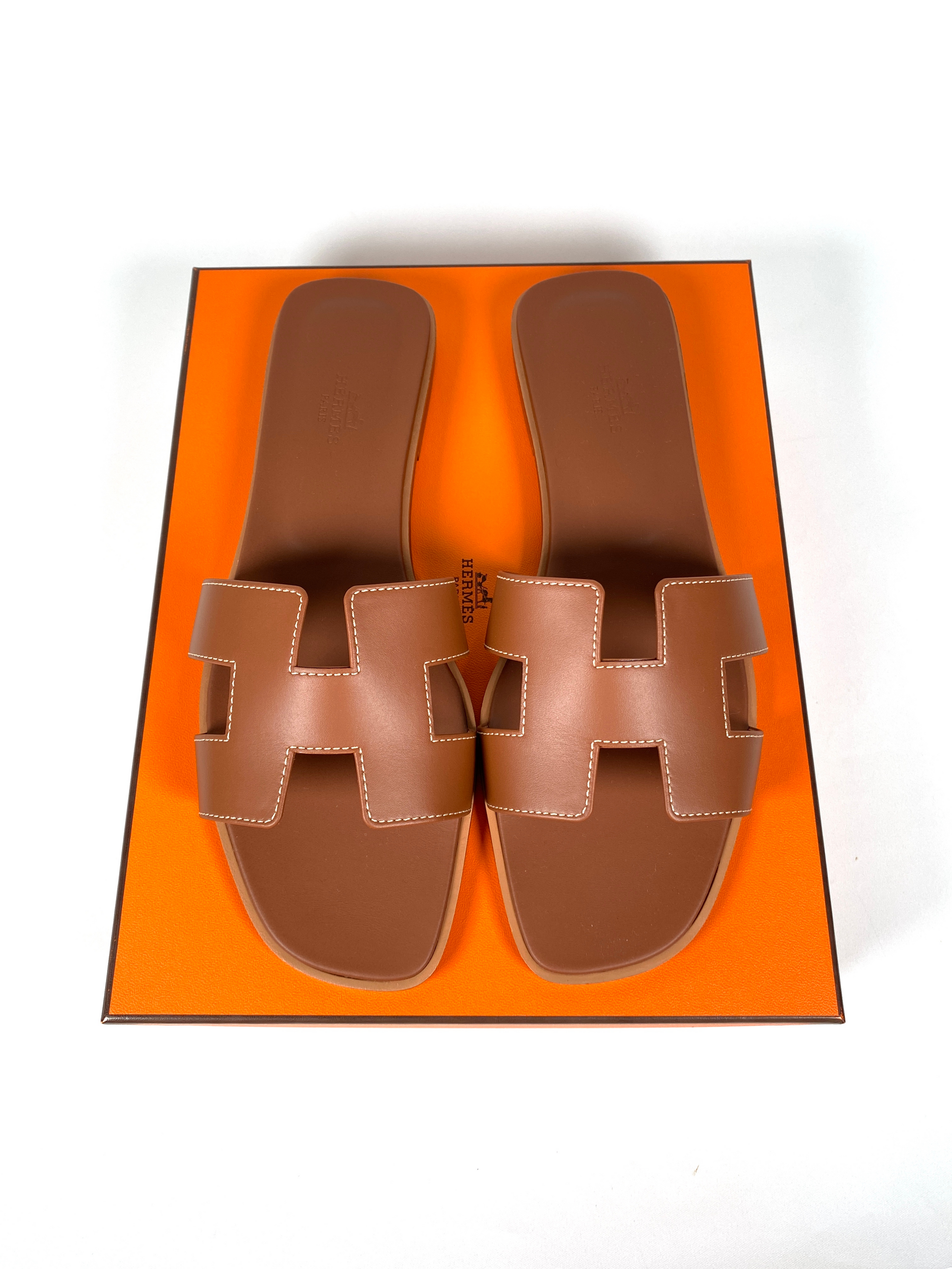 HERMES - ORAN SANDALS IN TAN LEATHER - SZ 39.5 - NEW IN BOX – RE.LUXE AU