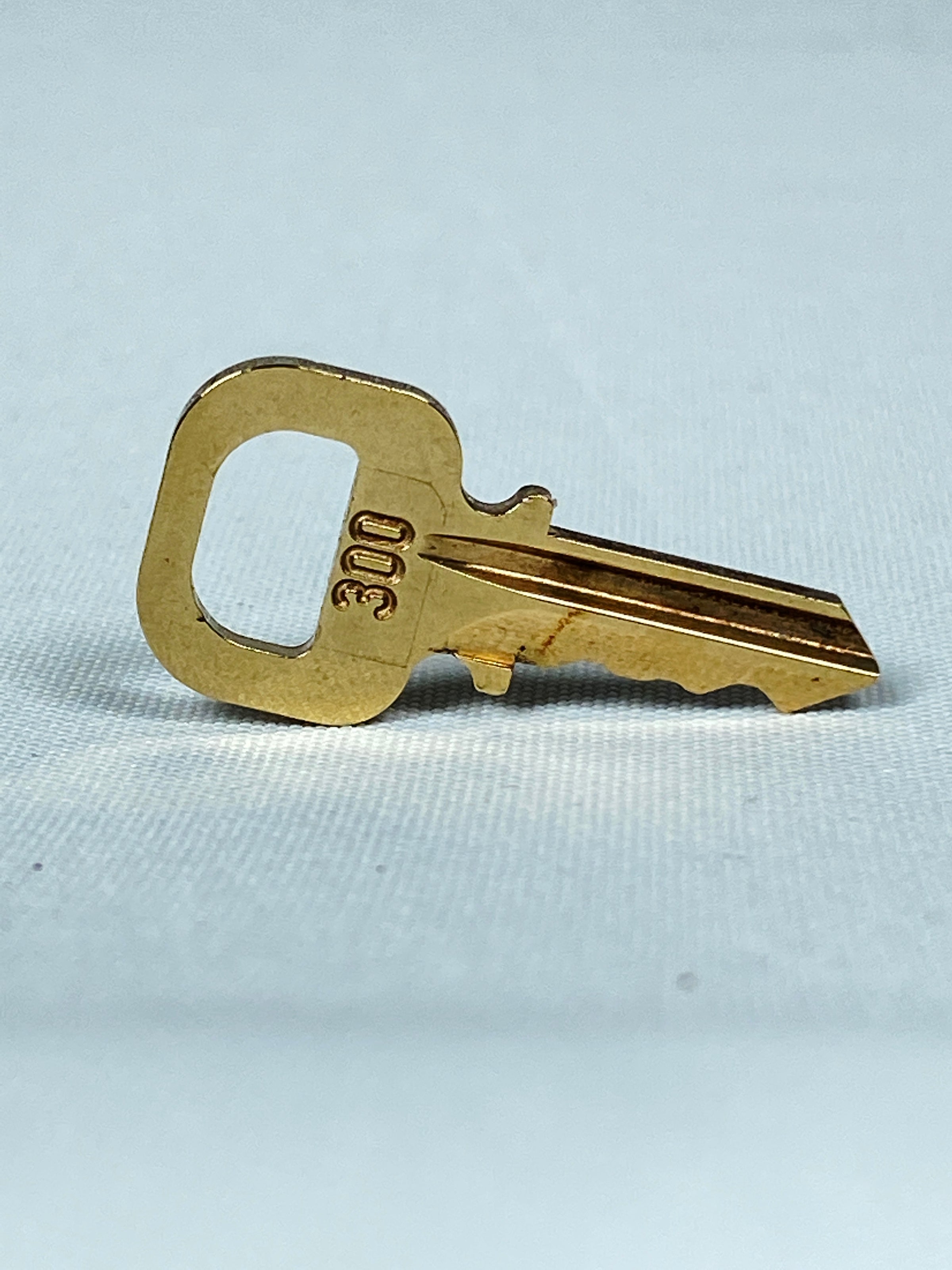 Louis Vuitton Padlock and One Key 210 Lock Brass -  Australia