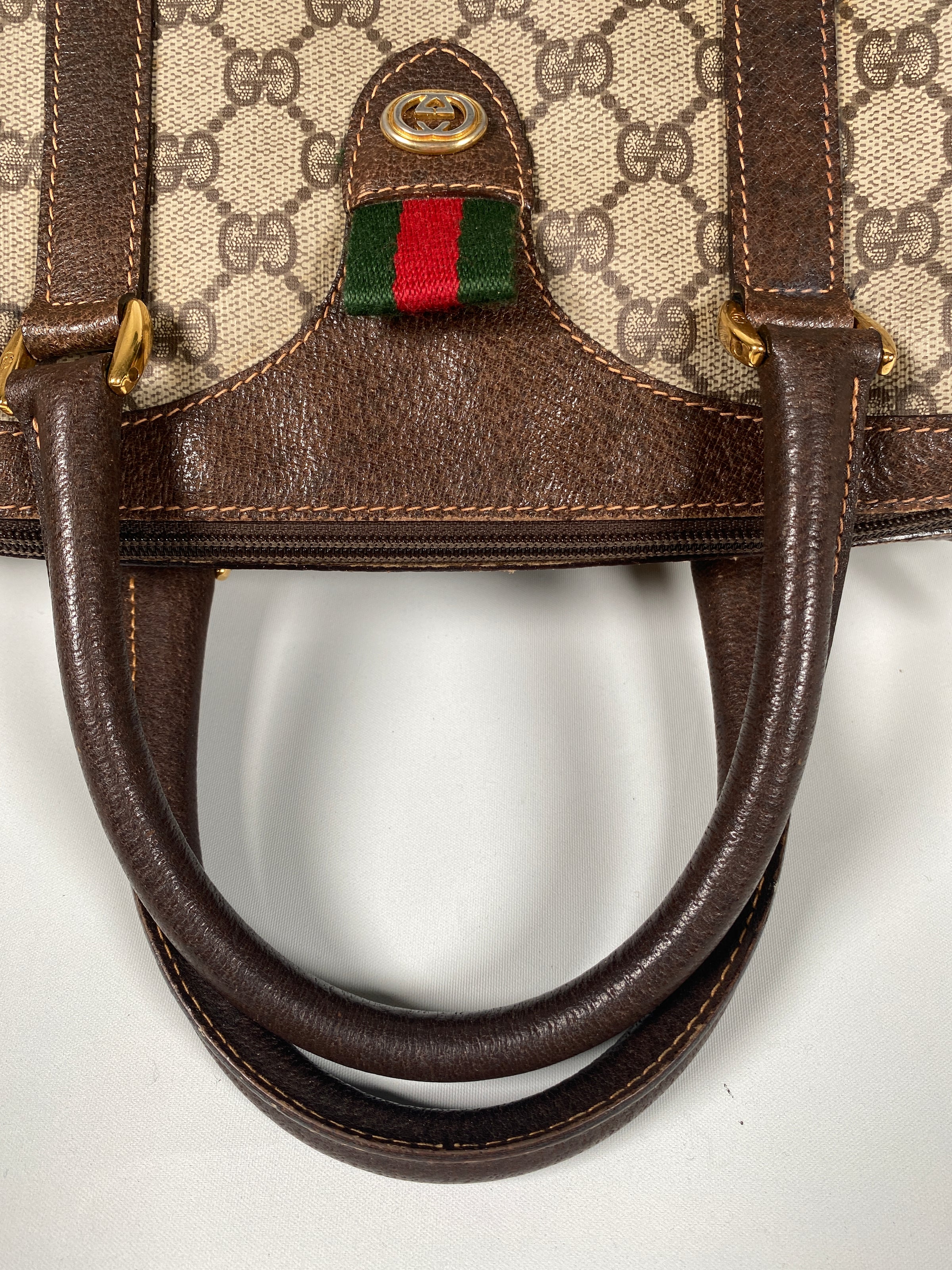 Sold at Auction: Gucci Vintage GG Supreme Canvas Small Boston Bag