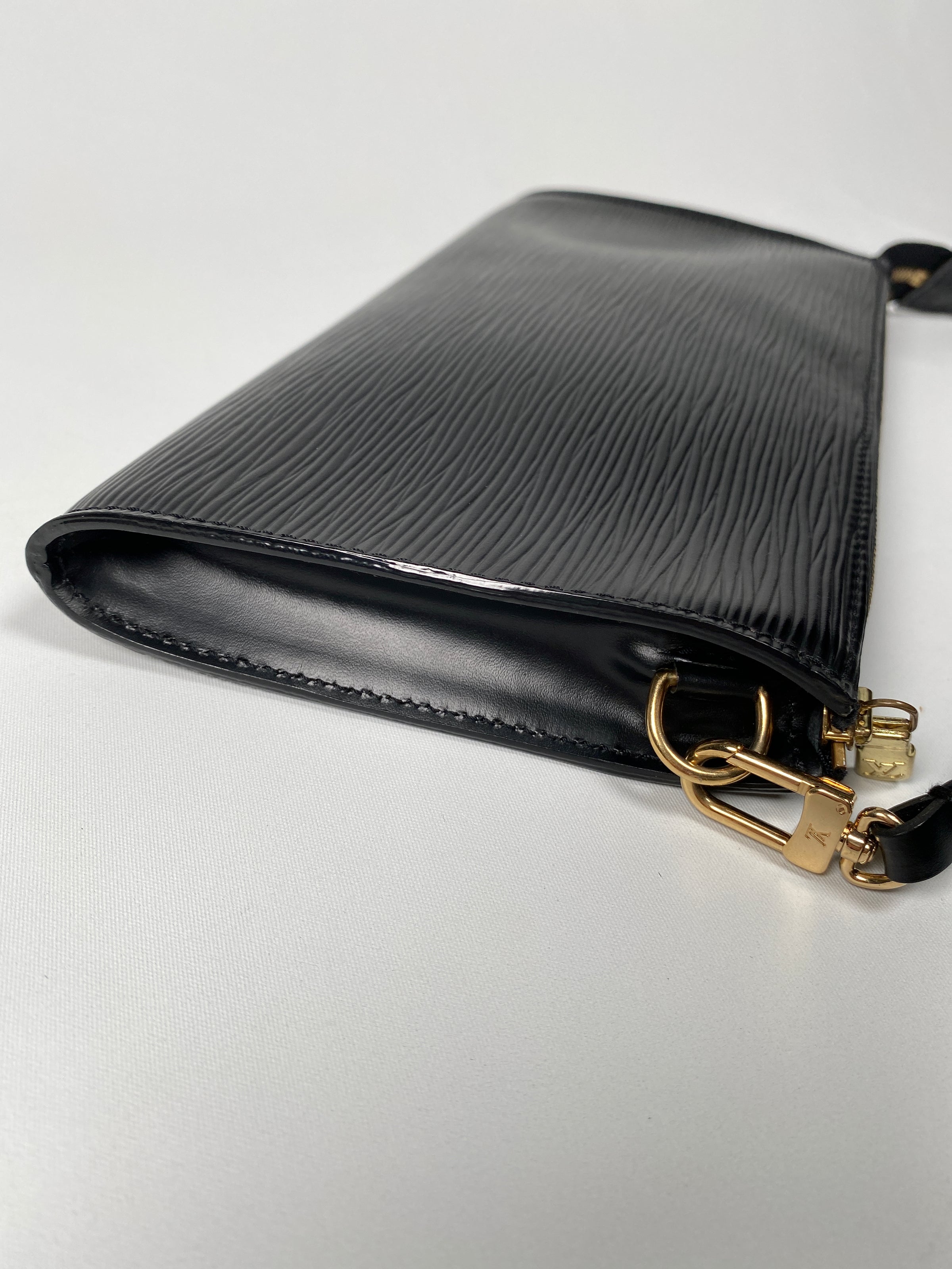 Louis Vuitton Pochette Accessoires, Epi Leather Noir Black