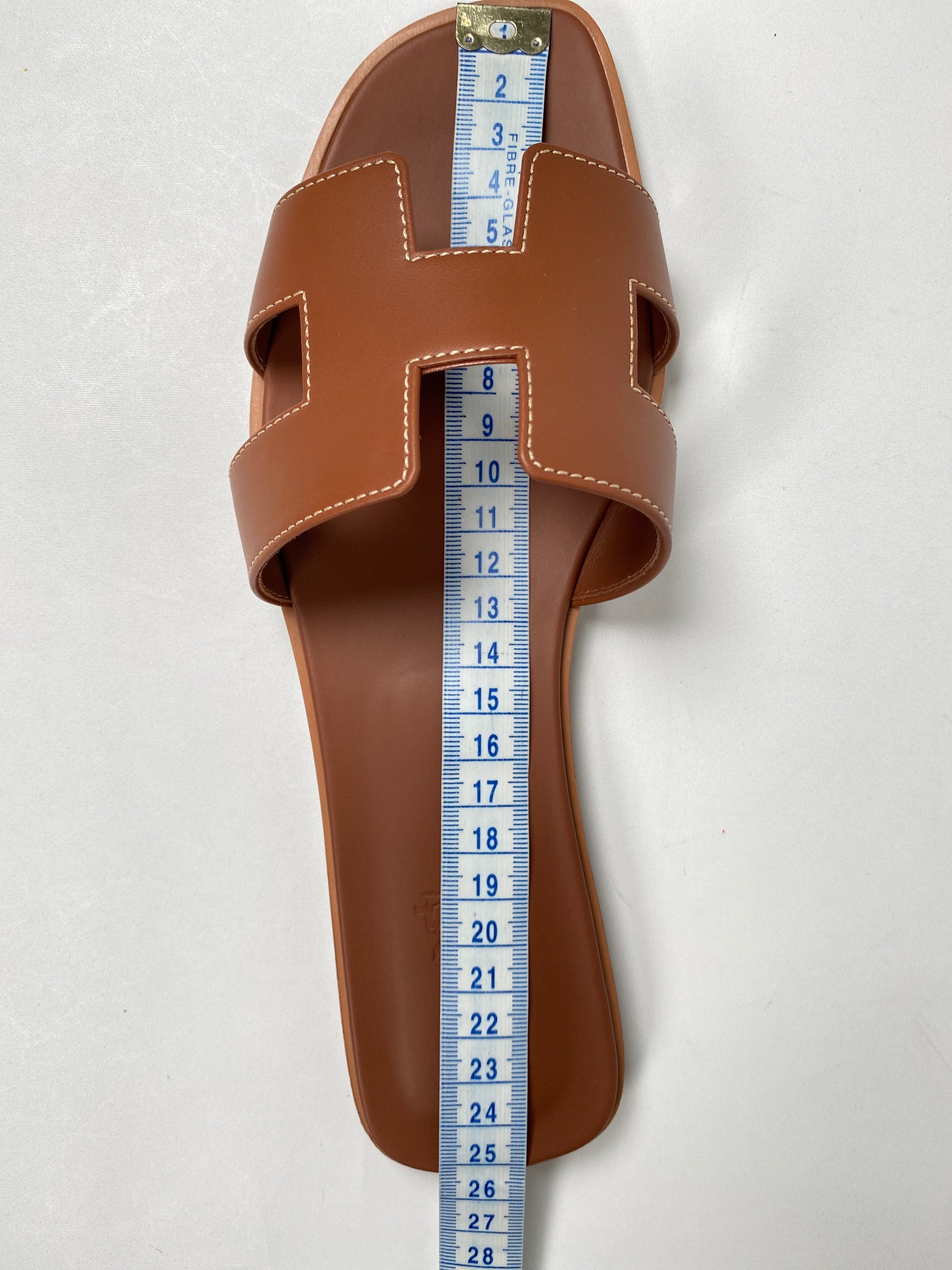 HERMES - ORAN SANDALS IN TAN LEATHER - SZ 39.5 - NEW IN BOX – RE.LUXE AU