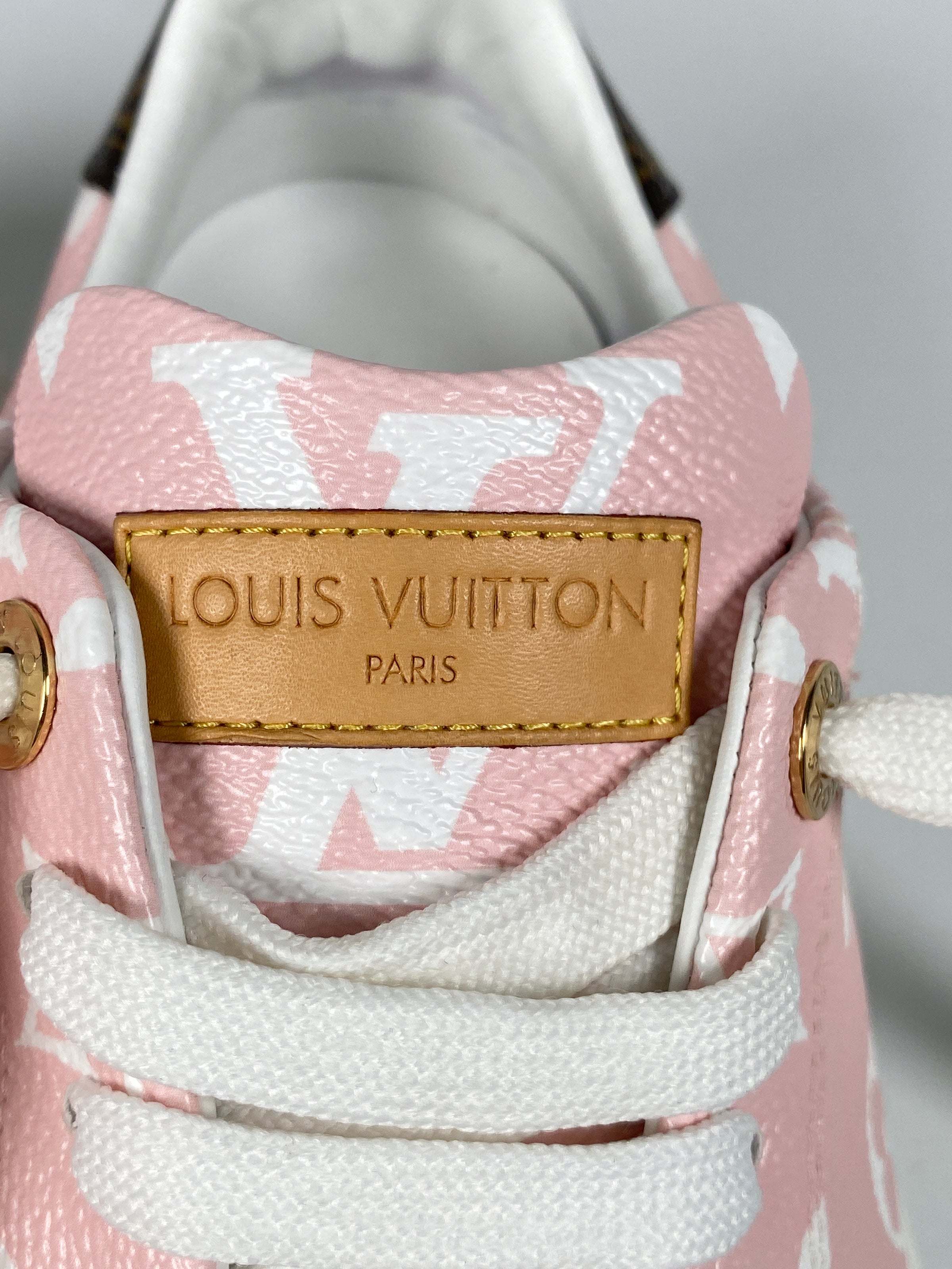 Louis Vuitton Rose Monogram Giant Canvas Time Out Sneakers Size 38.5 Louis  Vuitton
