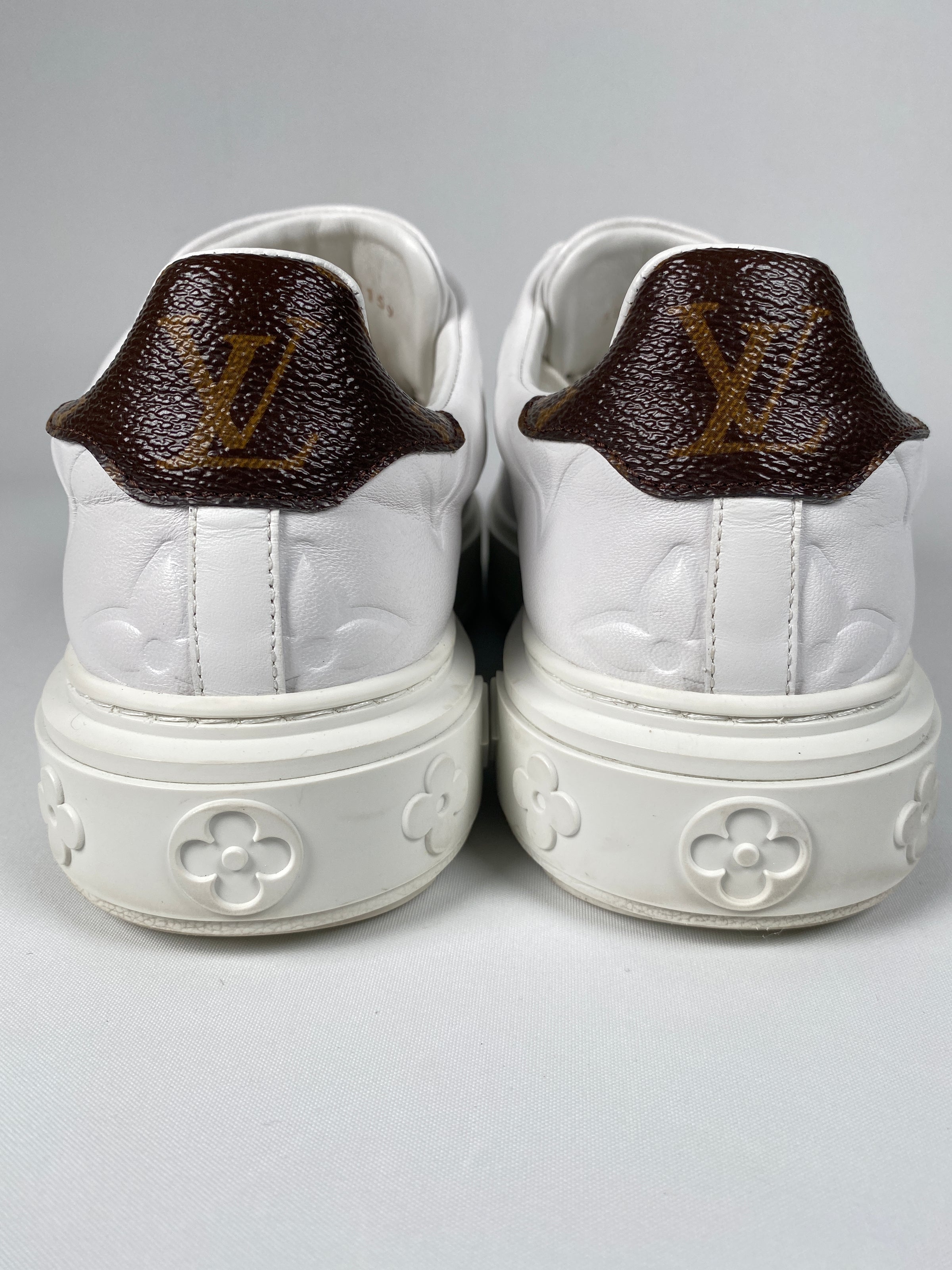Louis Vuitton 1AAWFN Time Out Sneaker , White, 38.5