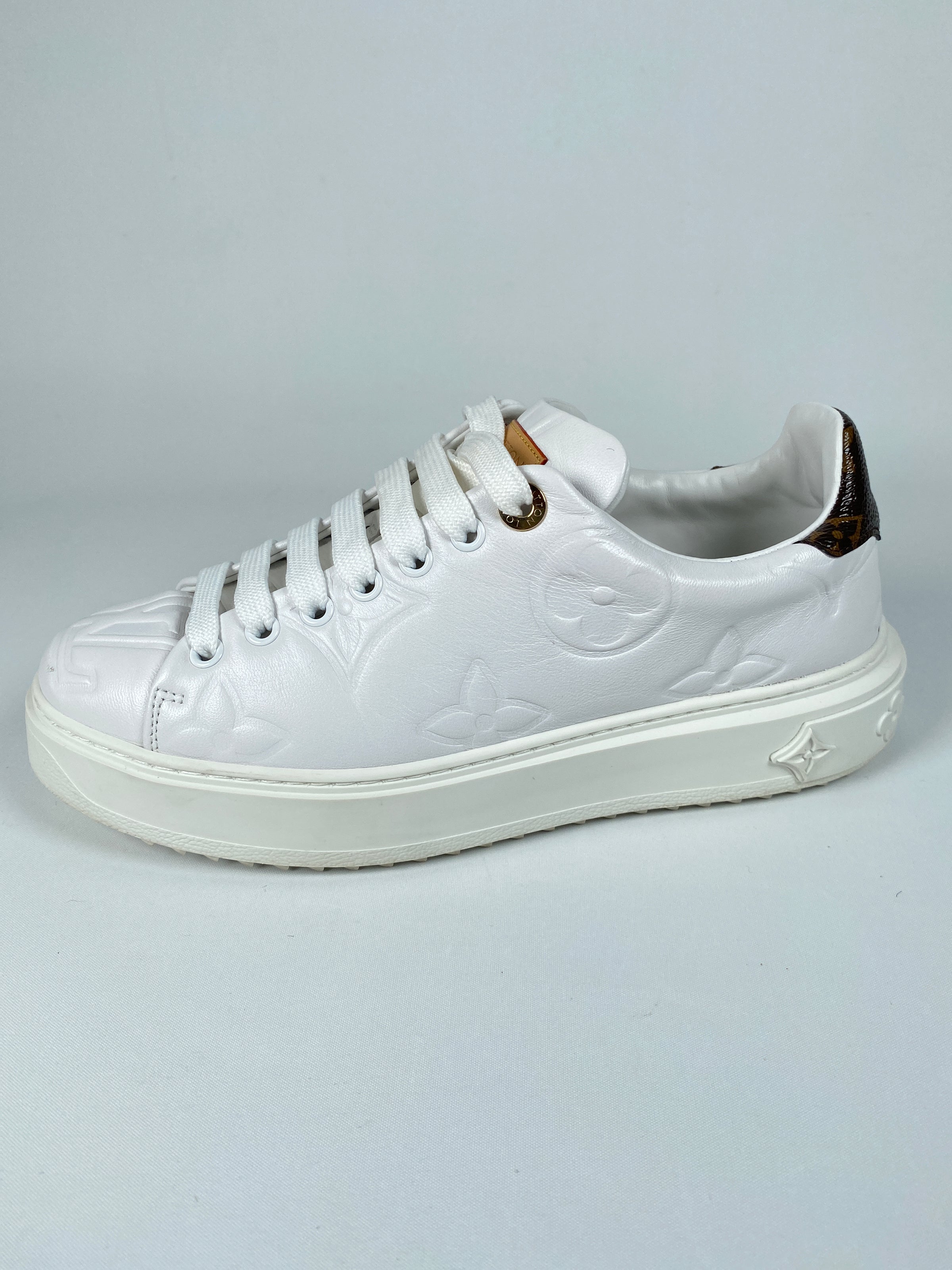 Louis Vuitton 1AAWFN Time Out Sneaker , White, 38.5