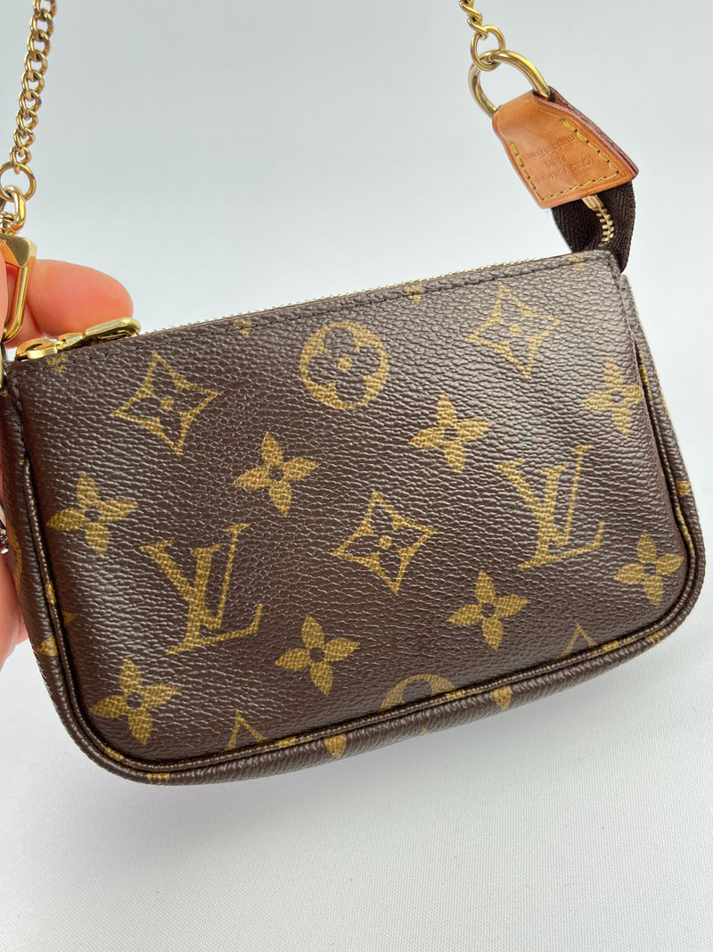 LOUIS VUITTON - MINI POCHETTE ACCESSORIES IN MONOGRAM - YR 2010