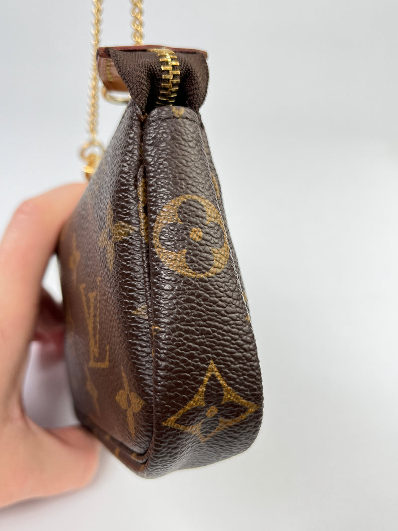 LOUIS VUITTON - MINI POCHETTE ACCESSORIES IN MONOGRAM - YR 2010