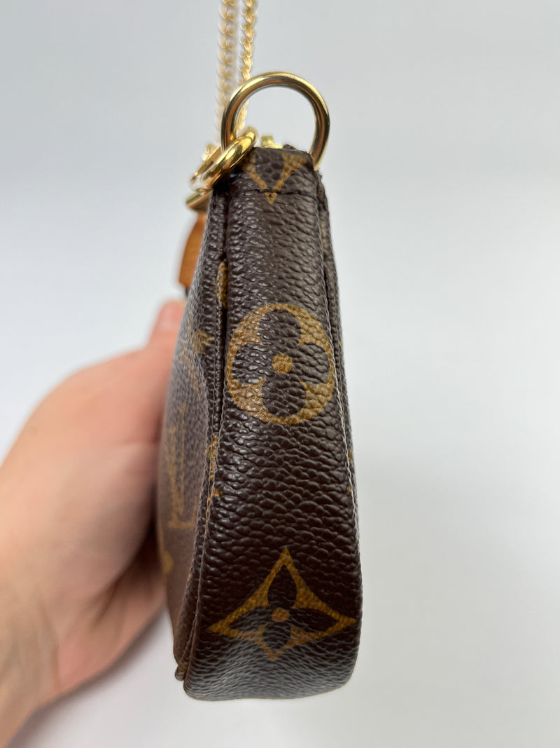 LOUIS VUITTON - MINI POCHETTE ACCESSORIES IN MONOGRAM - YR 2010