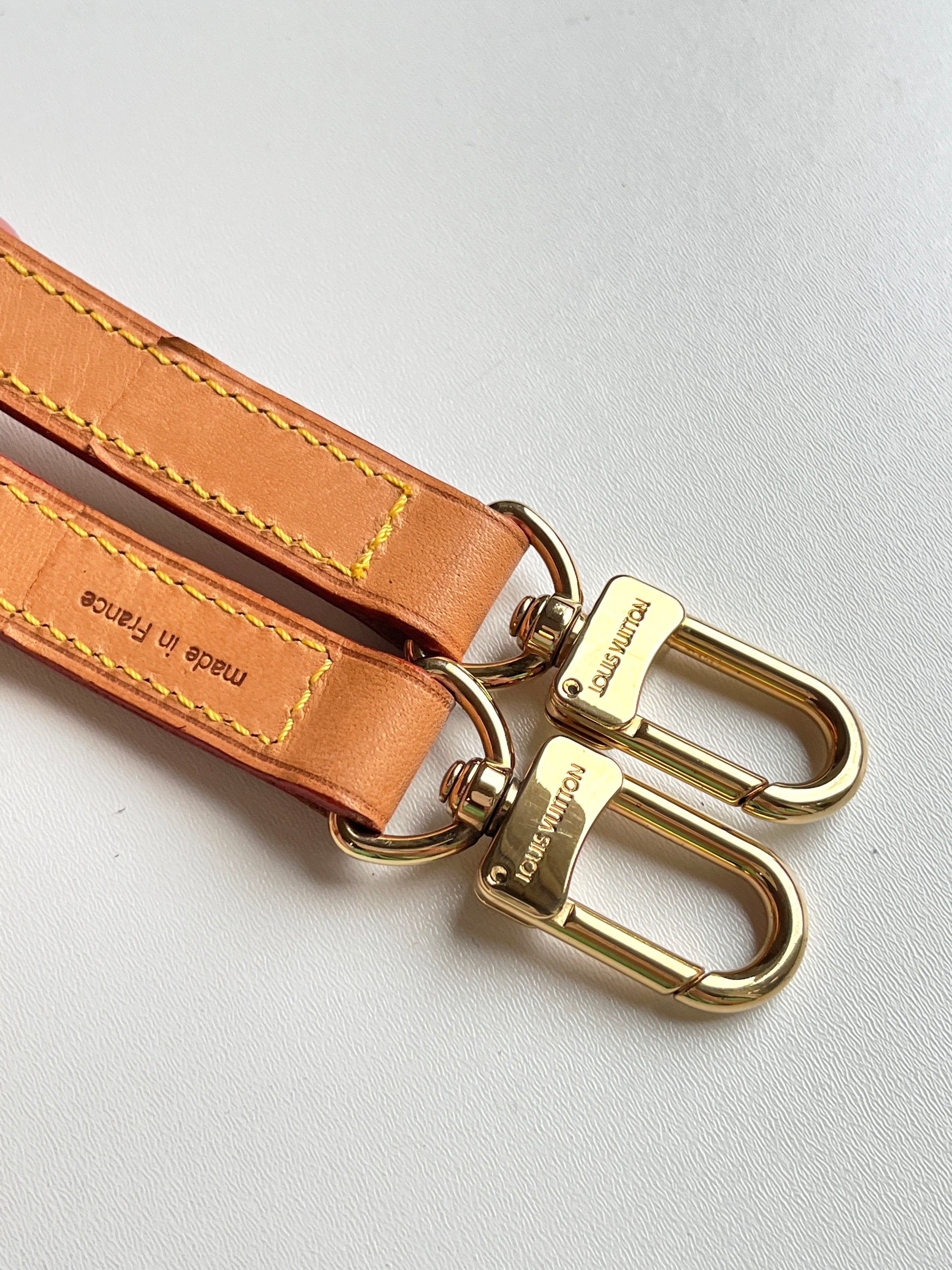 Louis Vuitton Vachetta leather One Clip Gold Tone Bag Strap