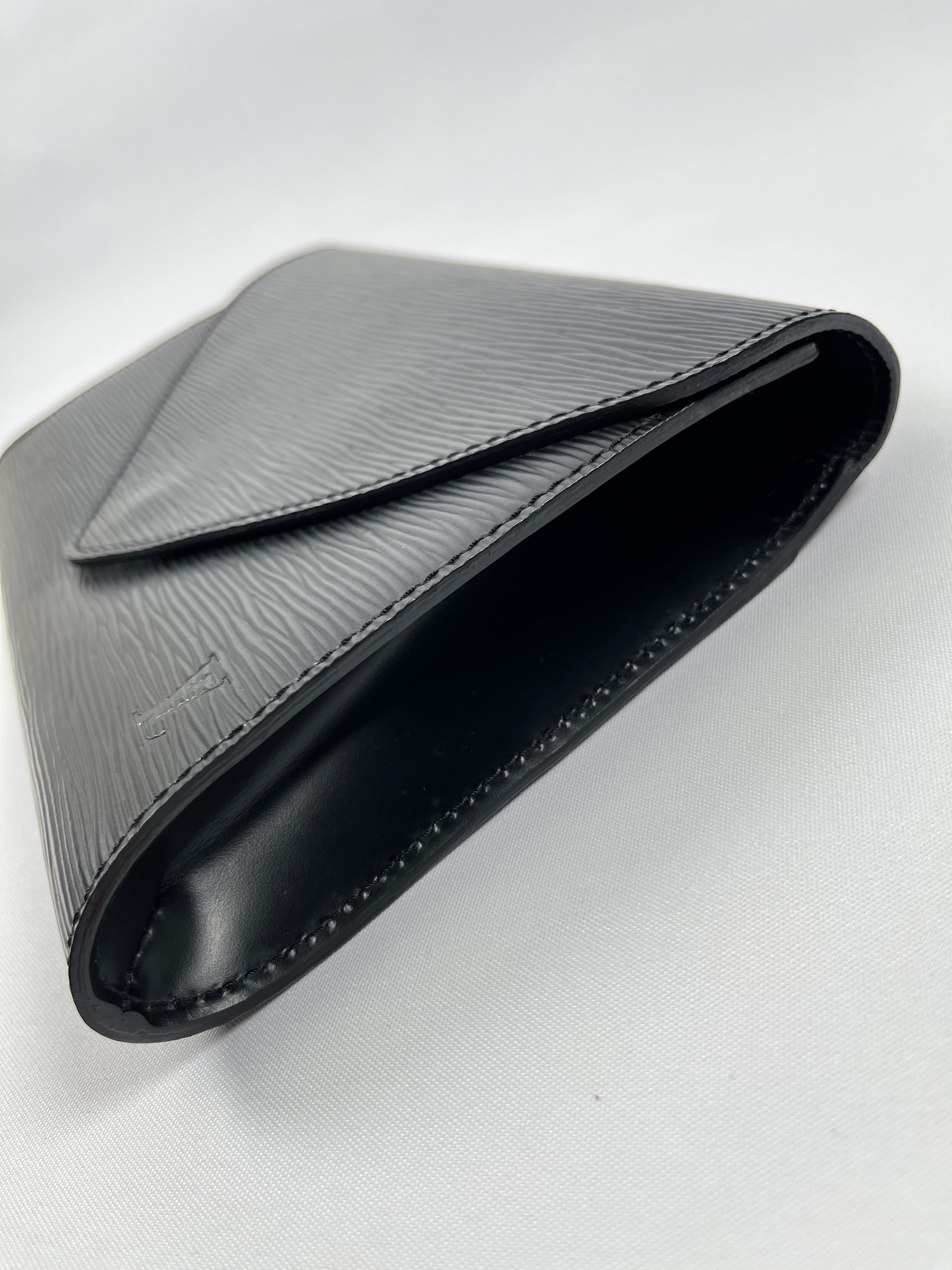 Louis Vuitton Black Epi Leather Art Deco Clutch ○ Labellov ○ Buy and Sell  Authentic Luxury