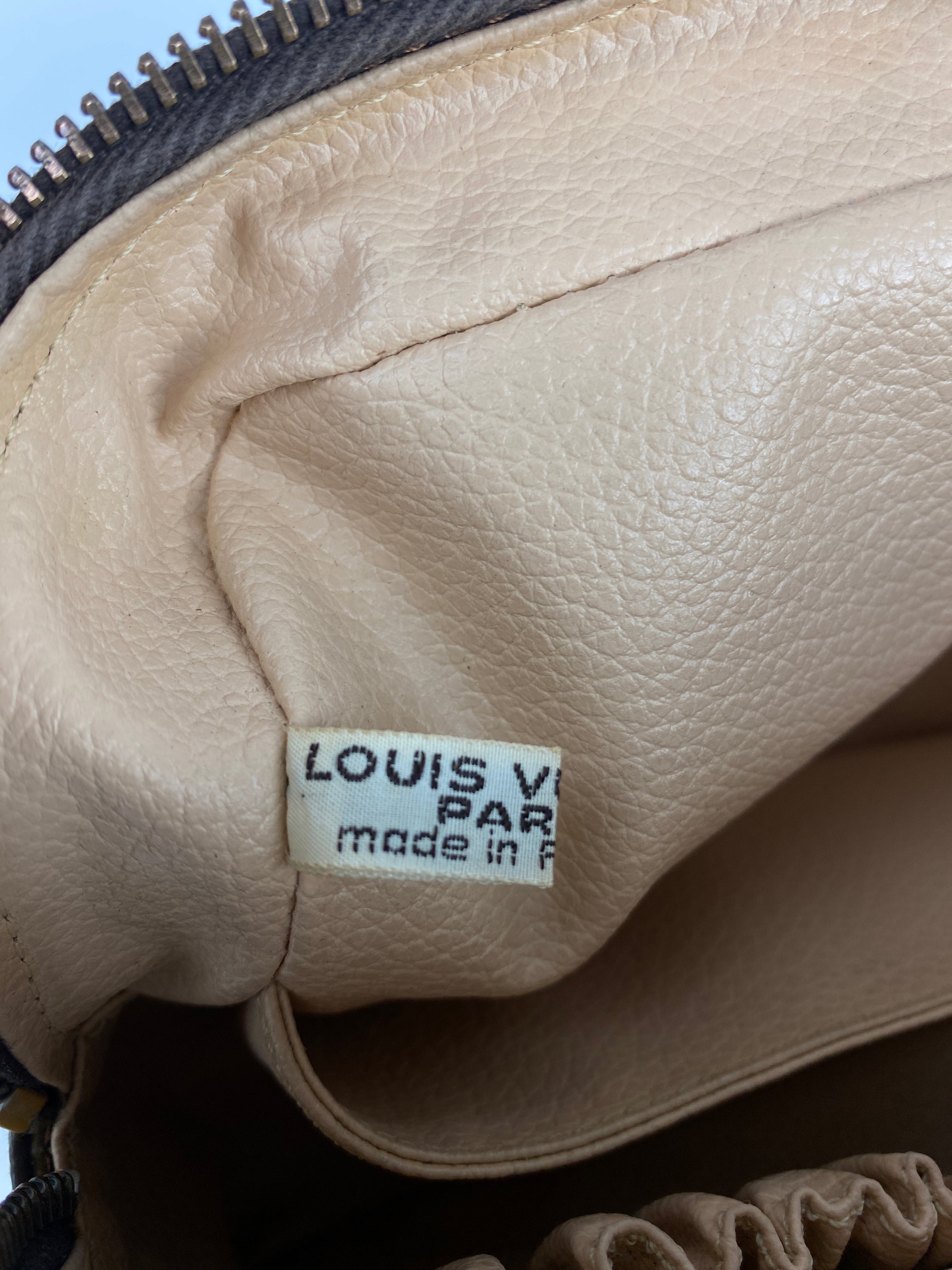 Auth Louis Vuitton Monogram Trousse Toilette 28 Clutch Hand Bag Old Model  7531F