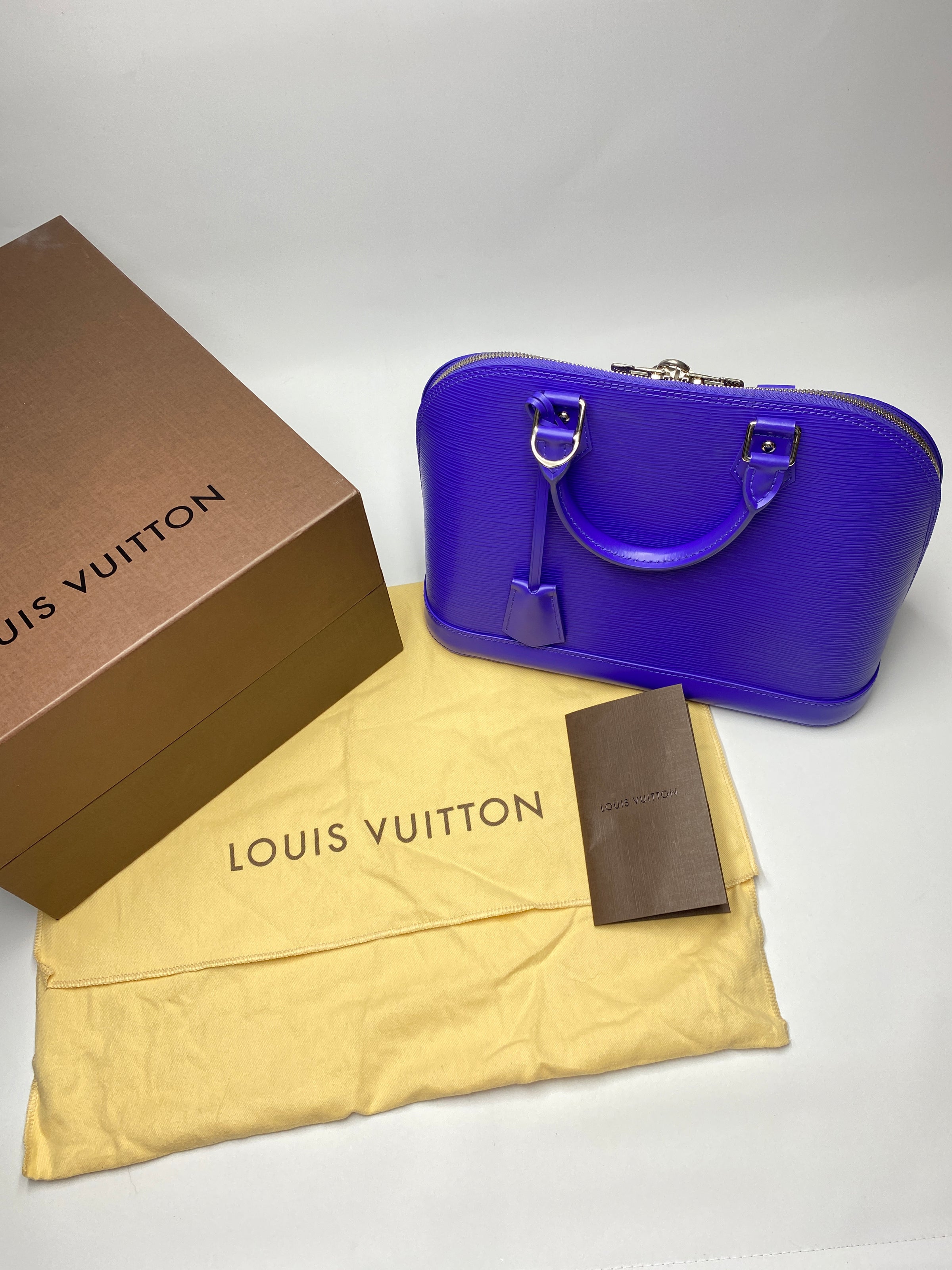 Louis Vuitton Figue Purple Epi Leather Alma GM Satchel Bag rt. $3, 100 For  Sale at 1stDibs